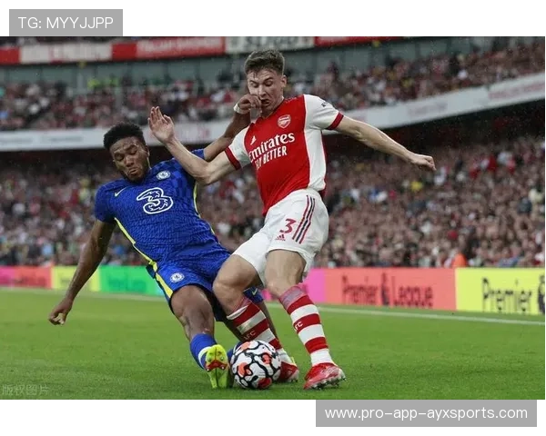 切尔西前场截球后快速形成致命推进